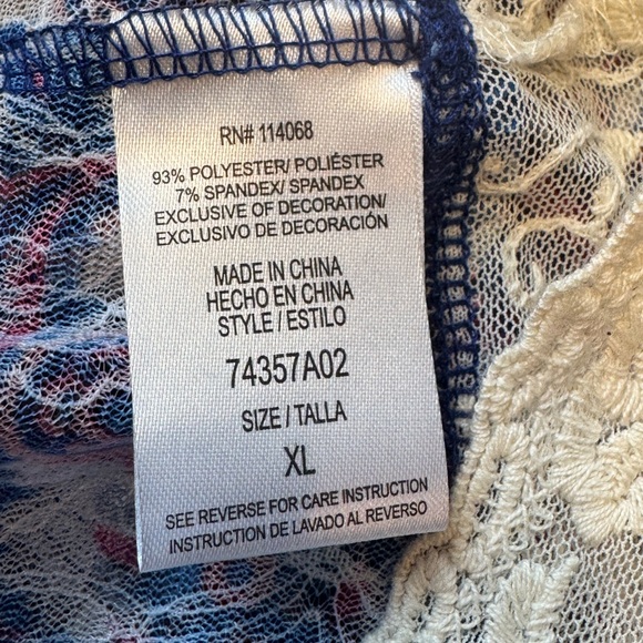 NWT RANSOM Women's Blue and White Lace Trim Top - Picture 7 of 8